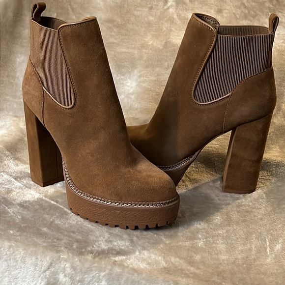 NWOB $190 Gianni Bini
Raanta Suede Lug Sole Platform Booties - Picture 2 of 7